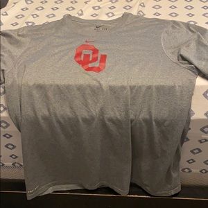 OU dri fit t shirt - large